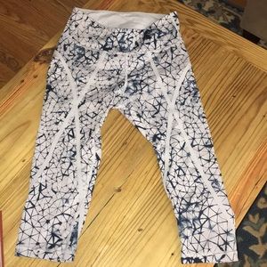 Lululemon Capri tie dye leggings